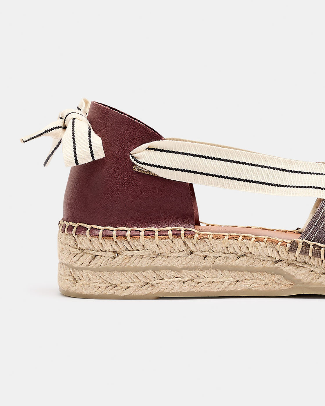 수카 줄무늬 가지