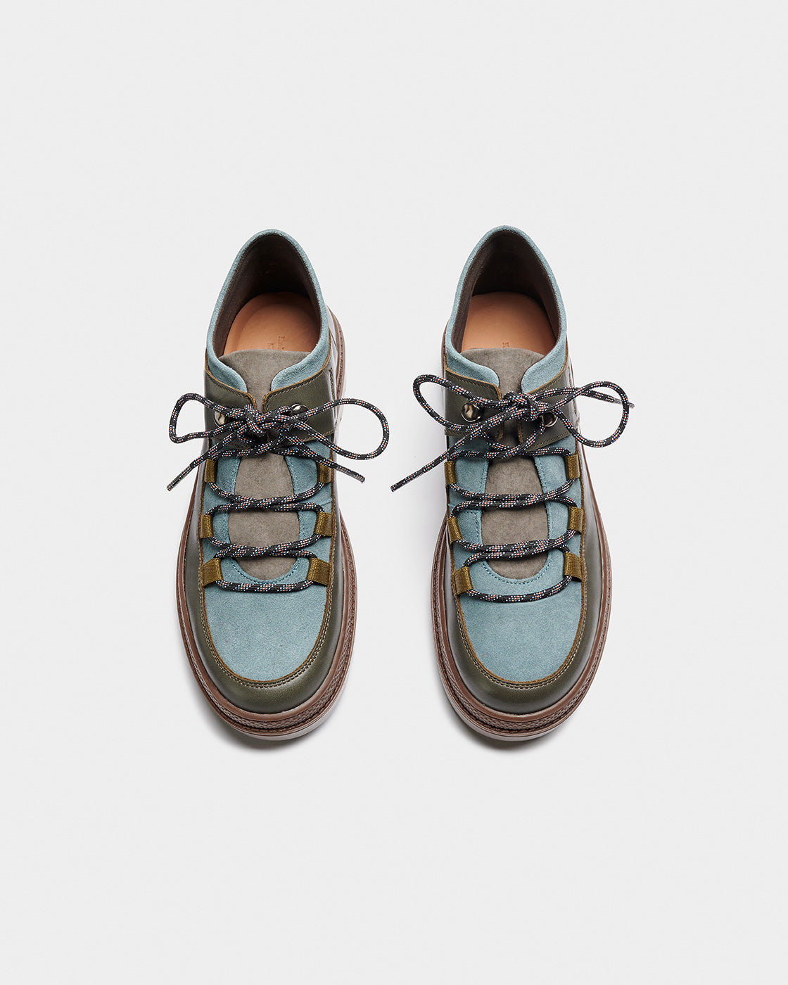 ナンジャ　アクパネ Gel-Nimbus 10.1 in White/Saxon Green – SVRN