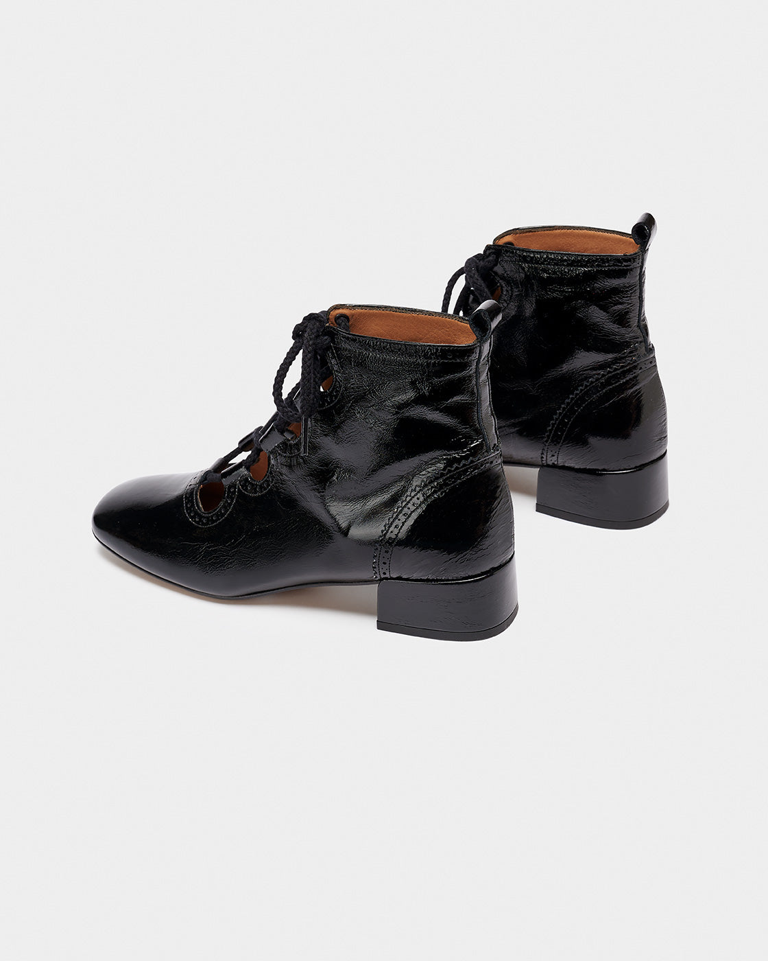 엘루르 블랙 글로스