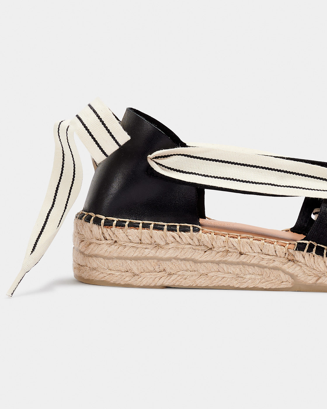 수카 블랙 스트라이프