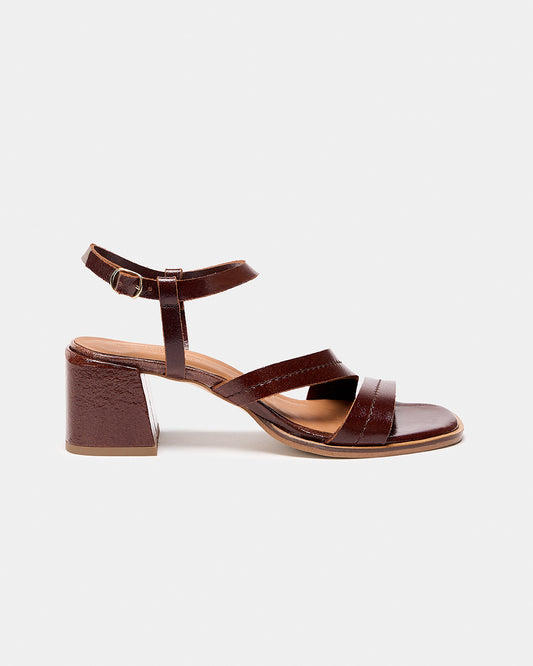 발리스 브라운 페이턴트 가죽