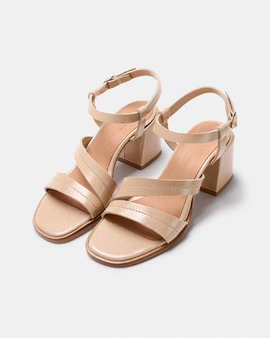 발리스 토프 페이턴트 가죽