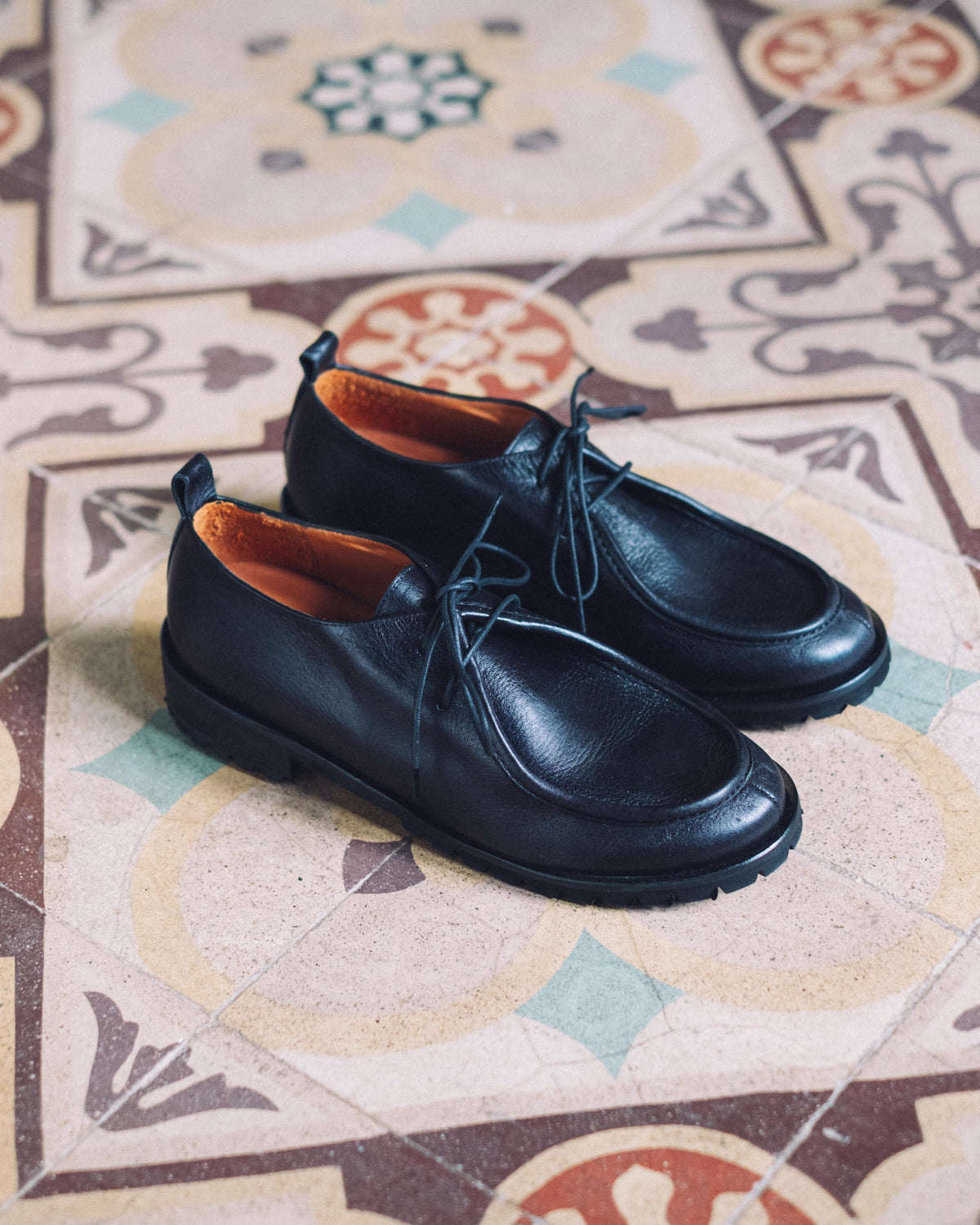 KHOV BLACK
