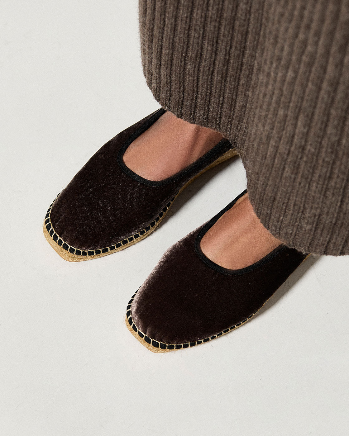 ALLIUM DARK BROWN VELVET