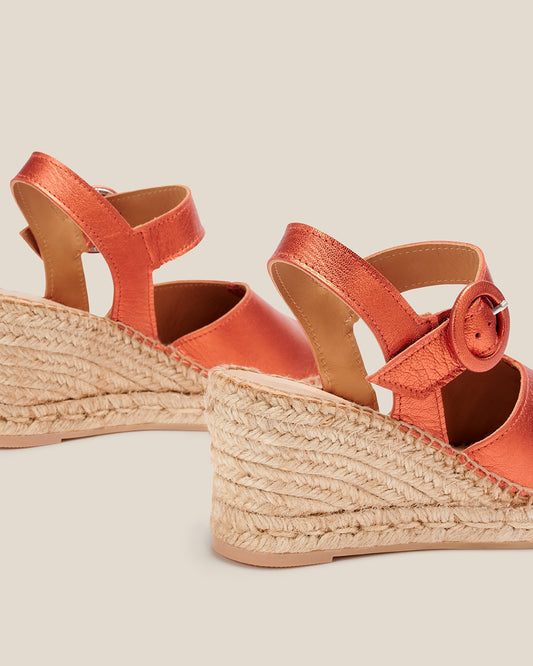 Helga Red Metal Archive