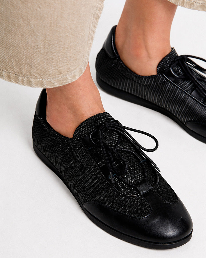 랄루카 블랙 메시